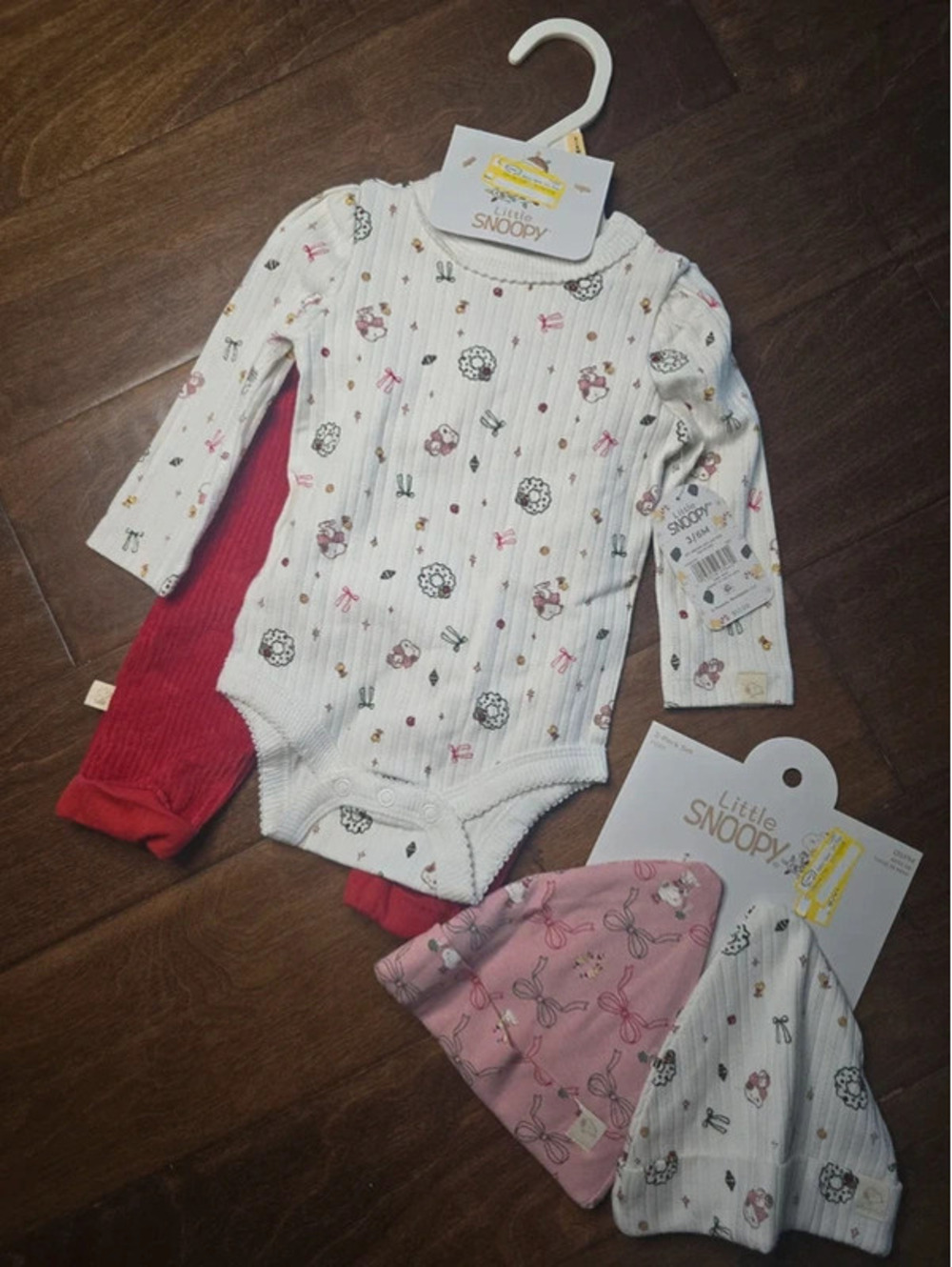 3 to 6m brand new snoopy, outfit, christmas item 549G8